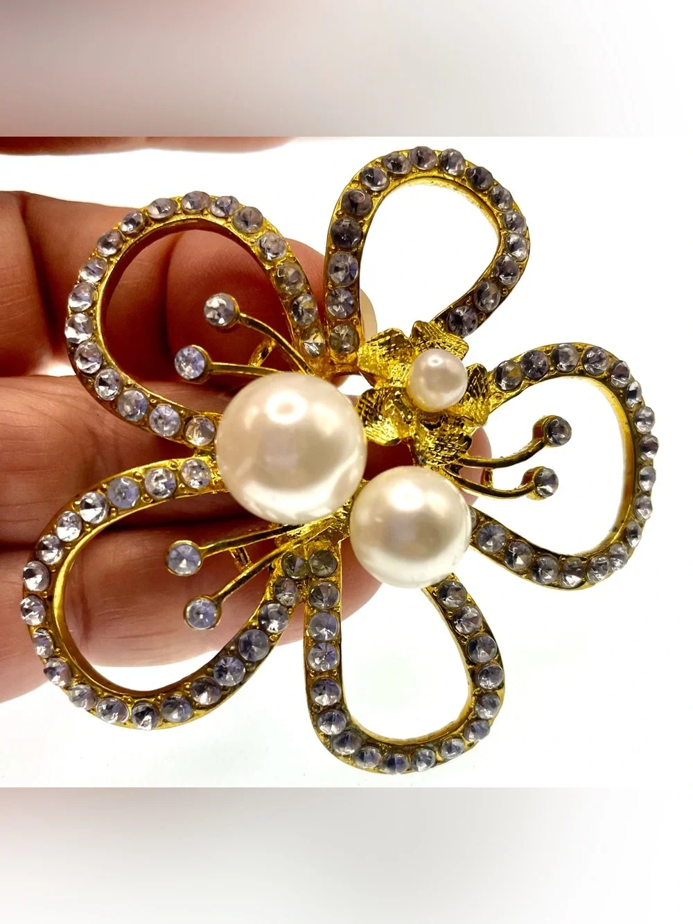 Floral Brooch Rhinestones Faux Pearls Gold Tone 2.5”